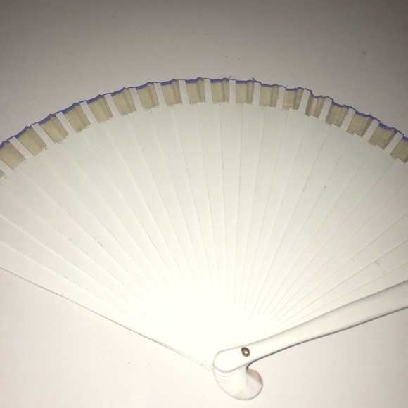 Spanish Painted Decorative Fan - Picture 4 of 5